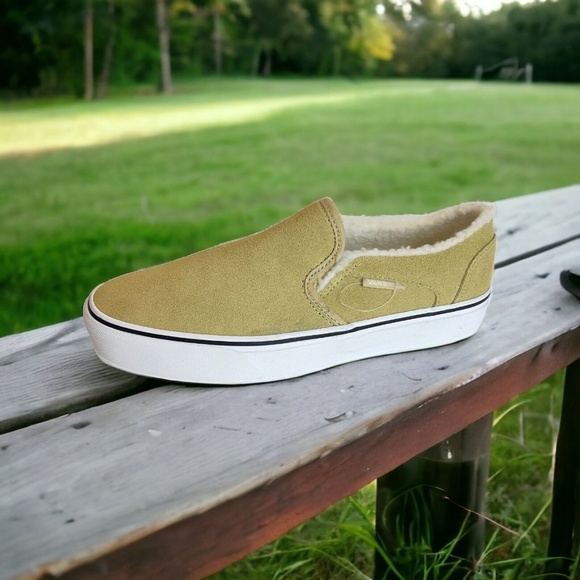 Vans Asher Women's Suede Sherpa Desert Taupe Slip-On Loafers Shoe Size 9.5M - Picture 1 of 15
